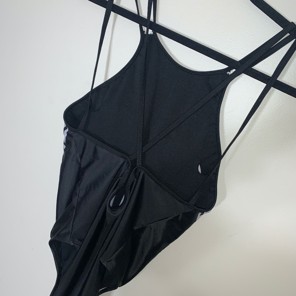 Cute&Simple Bathing Suit - Picture 3 of 3